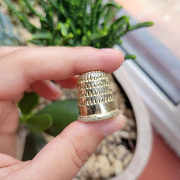 Vintage Gold Painted Thimble - Picture 1 of 7
